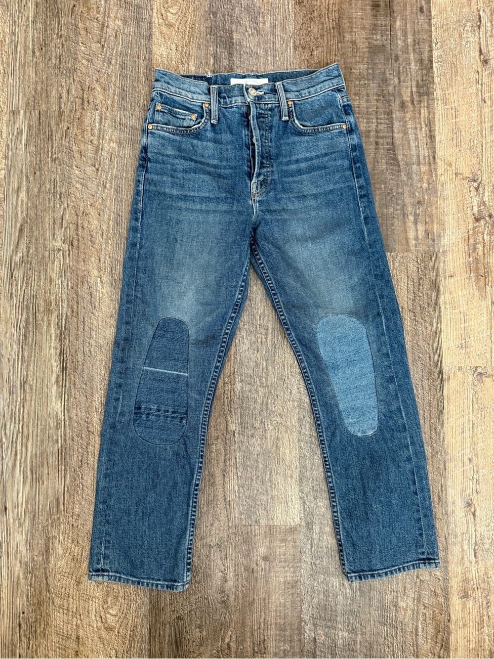 Mother Superior Women’s Blue Patchwork Jeans Size 25 Tomcat Kneeling on Stones